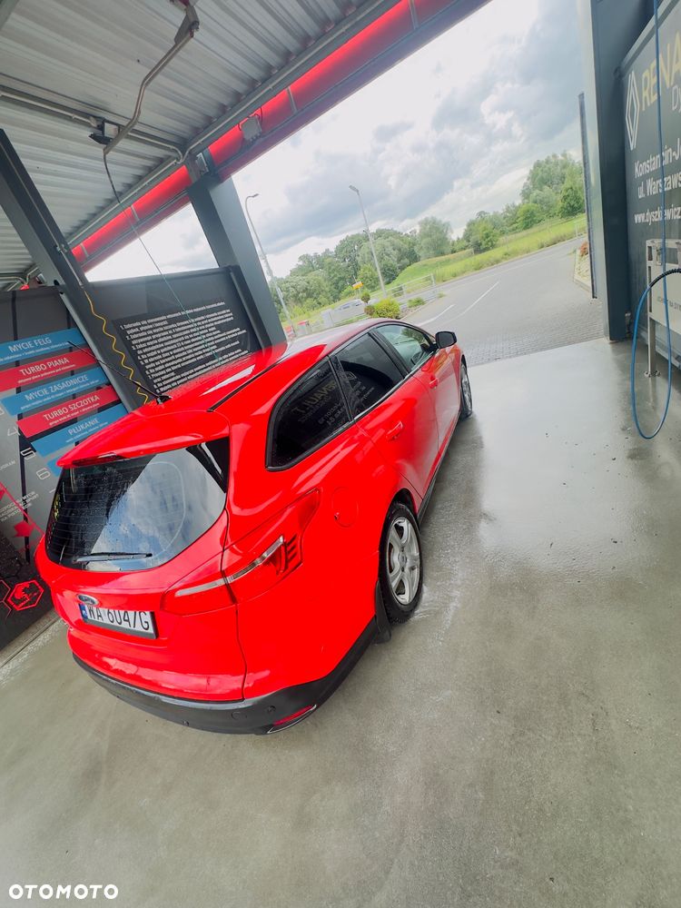 Ford Focus 1.5 TDCi SYNC Edition - 11