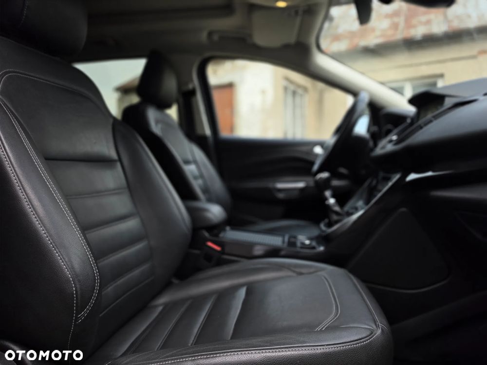 Ford Kuga - 28