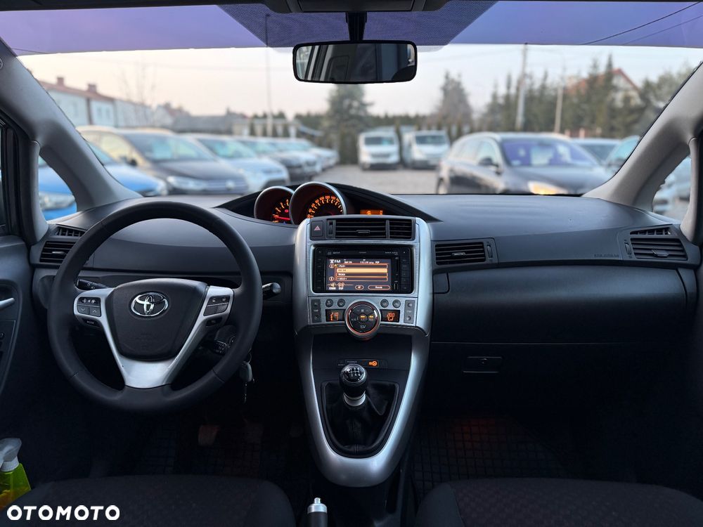 Toyota Verso 2.0 D-4D Premium - 24