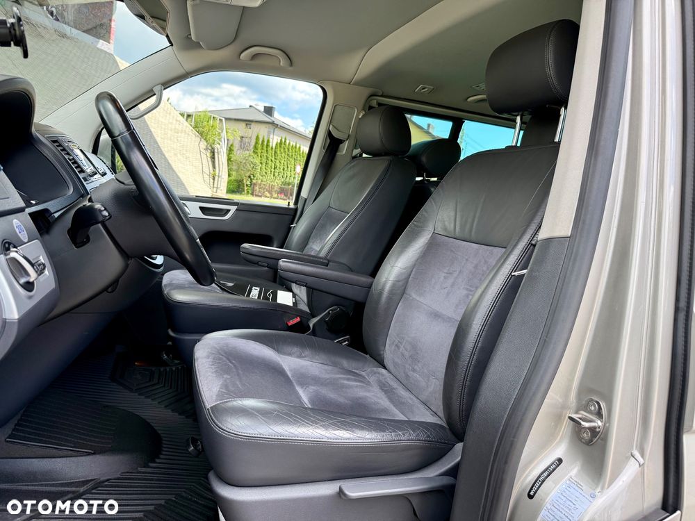 Volkswagen Multivan - 32