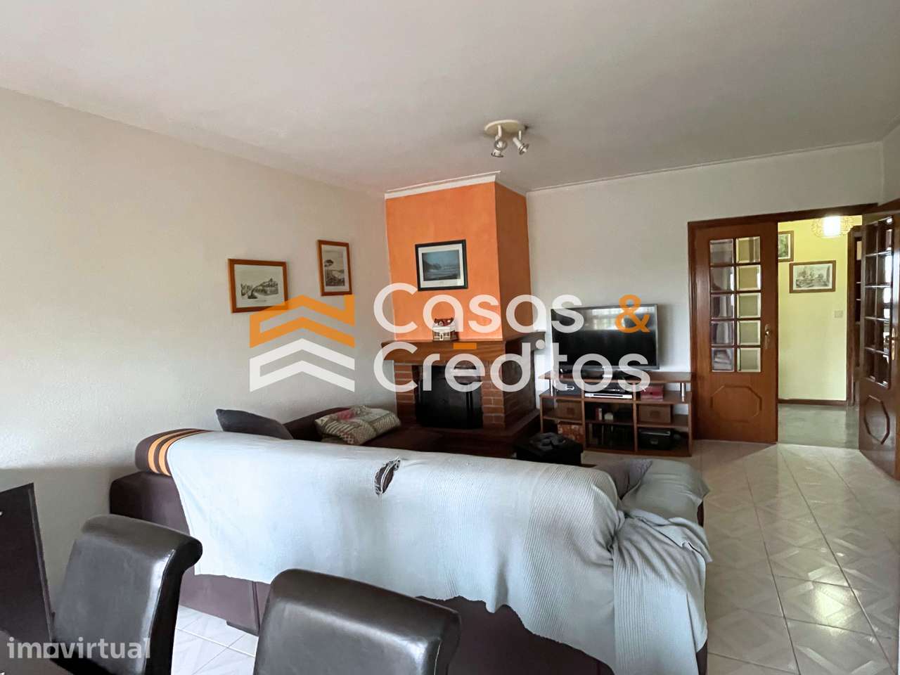 Apartamento T3 com varanda e garagem no centro de Canelas - Grande imagem: 2/16