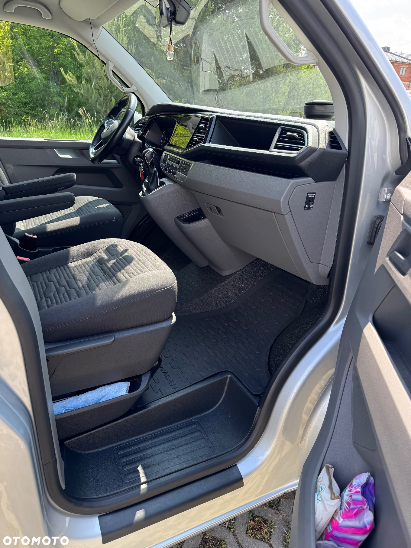 Volkswagen Caravelle 6.1 2.0 TDI L2 Comfortline DSG - 23