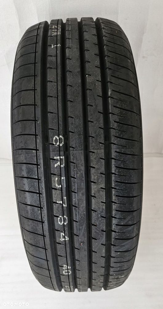 OPONA YOKOHAMA BLUEARTH-XT AE61 225 55 R18 98V - 1