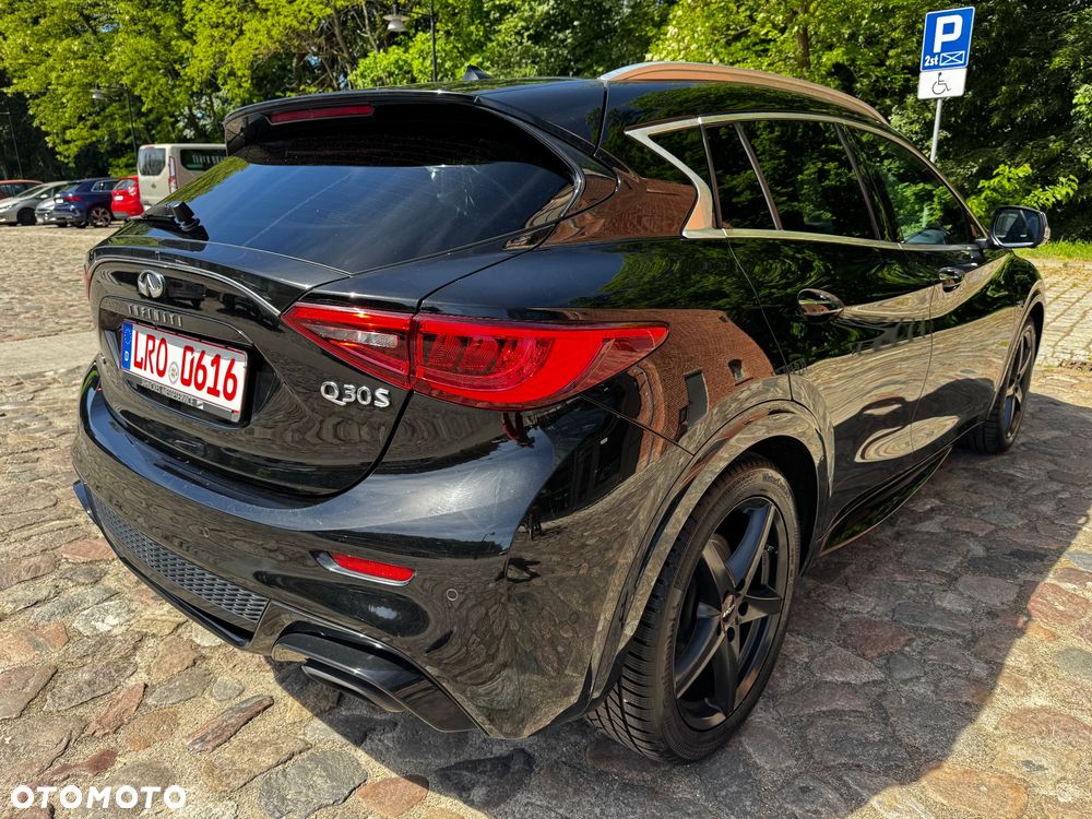 Infiniti Q30 2.0t DCT AWD Sport - 3