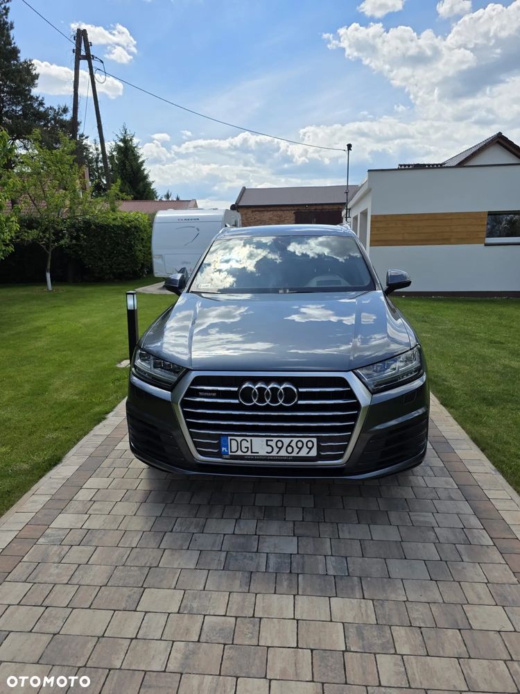 Audi Q7 - 1