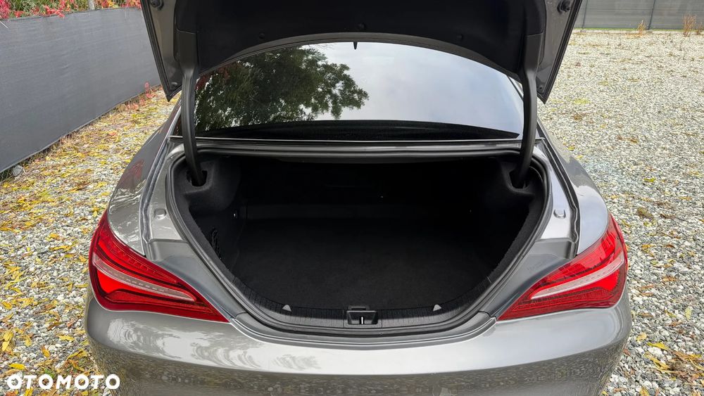 Mercedes-Benz CLA 220 d 4Matic 7G-DCT - 32