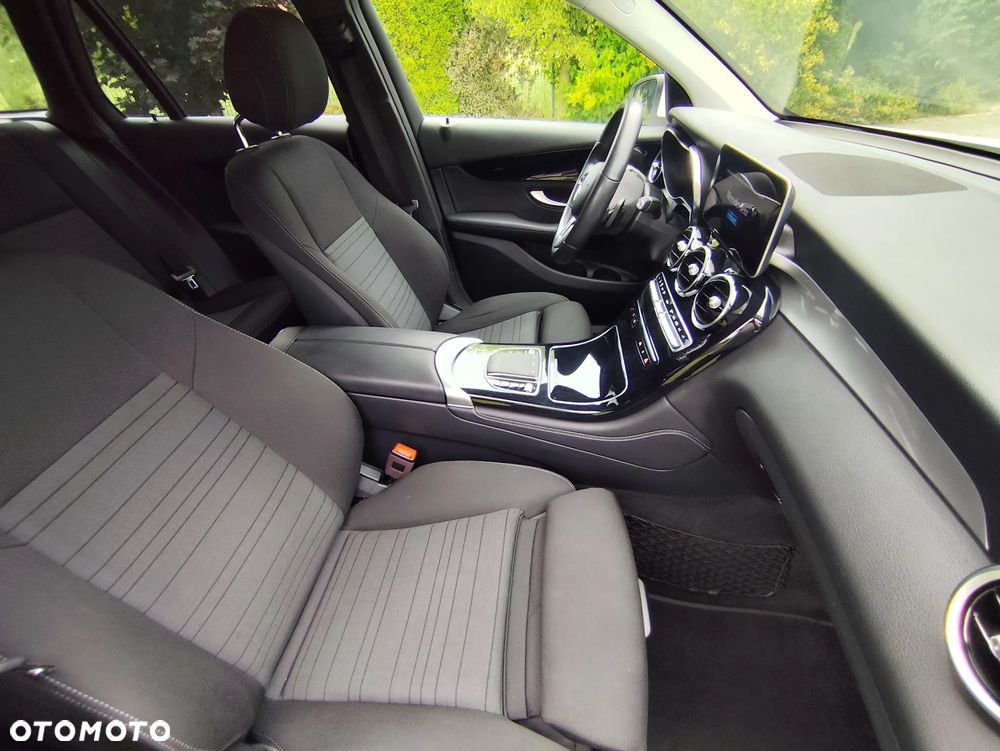 Mercedes-Benz GLC 200 d 4Matic 9G-TRONIC - 27