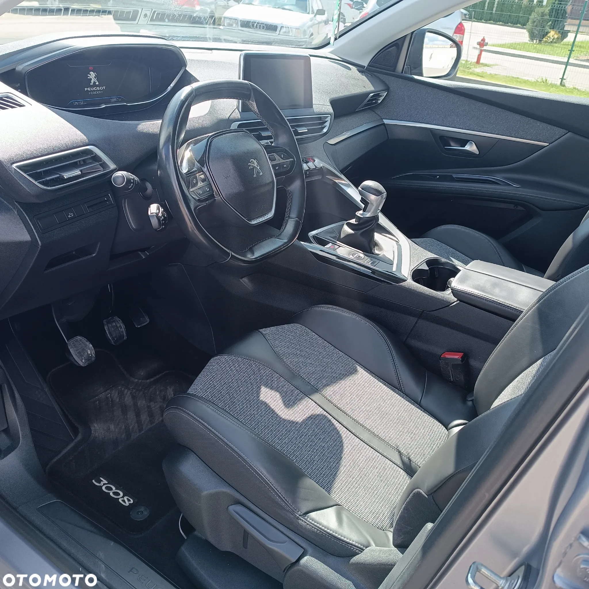 Peugeot 3008 1.2 PureTech Allure Pack S&S - 9