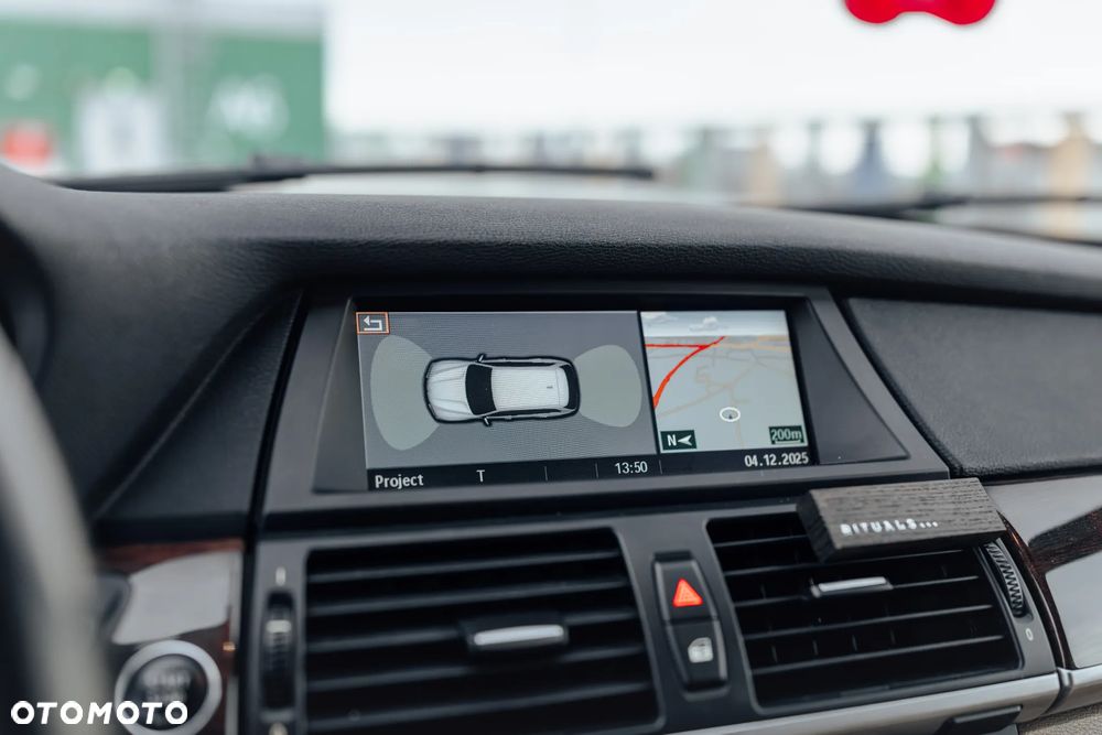 BMW X5 4.8i xDrive - 15