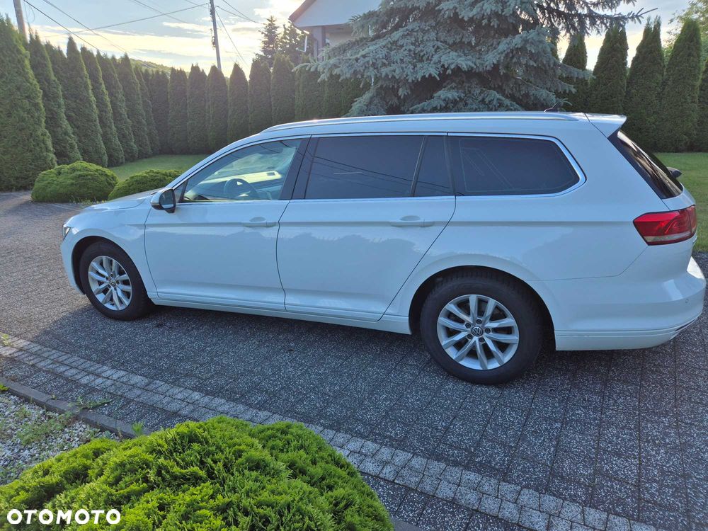 Volkswagen Passat - 2