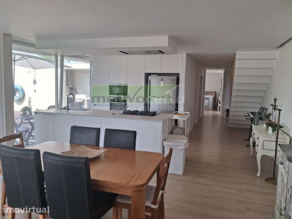 Moradia Isolada T6+1 com Piscina e Vista Única para a Serra de Sint... - Grande imagem: 4/17