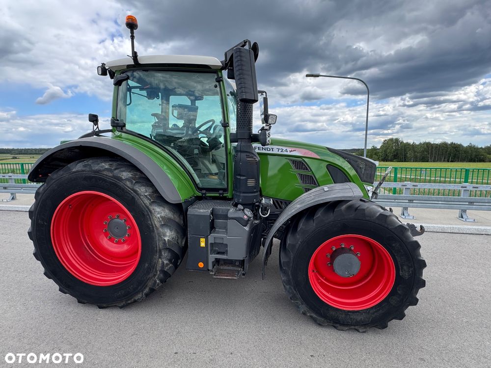 Fendt 724 PROFI + GPS Trimble RTK Super Stan Traktor 4x4 - 29