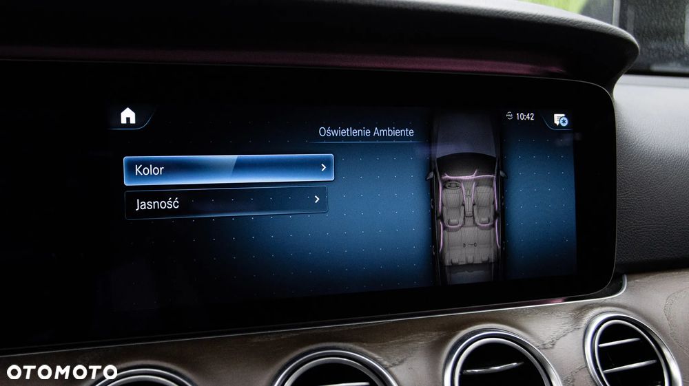 Mercedes-Benz Klasa E 300 de 9G-TRONIC - 25