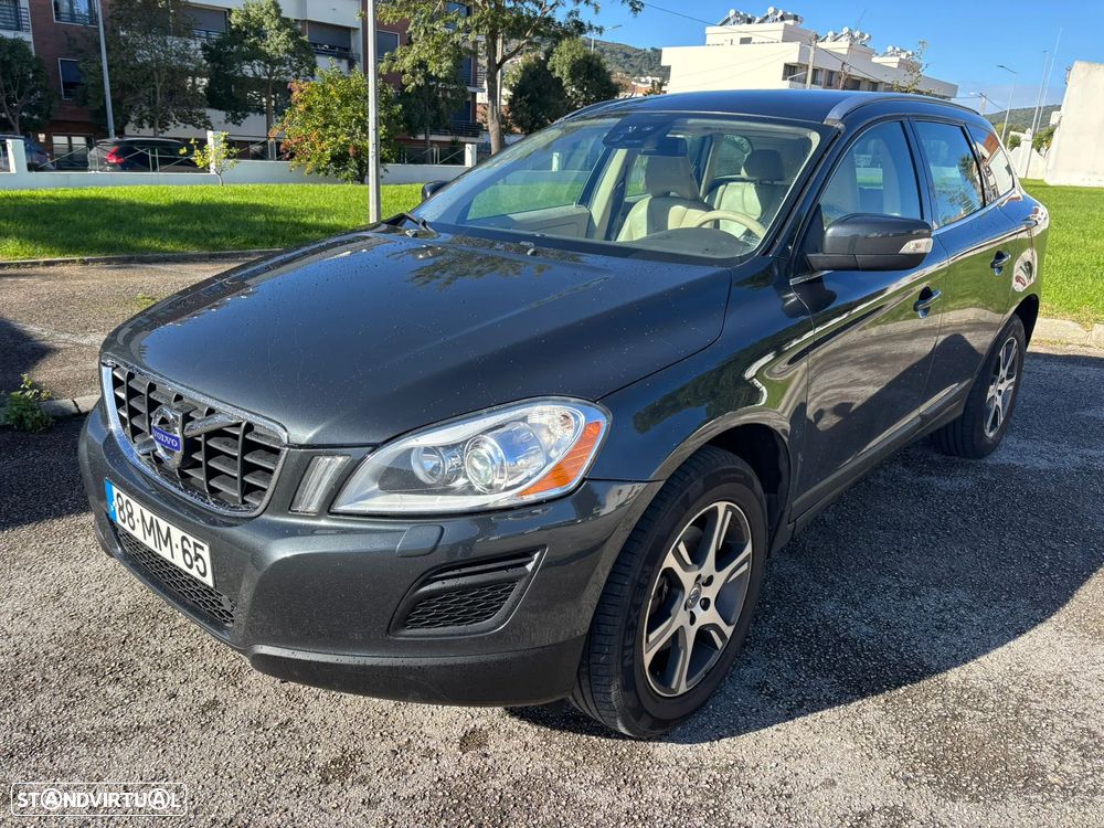 Volvo XC 60 2.0 D3 R-Design Geartronic - 1