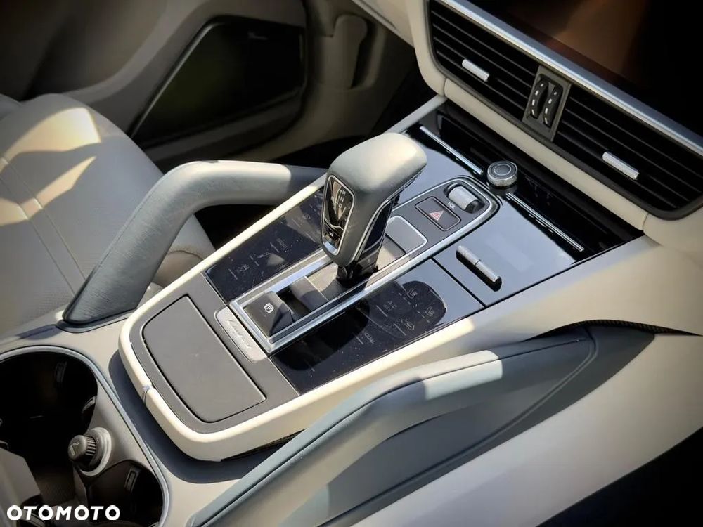 Porsche Cayenne E-Hybrid - 8