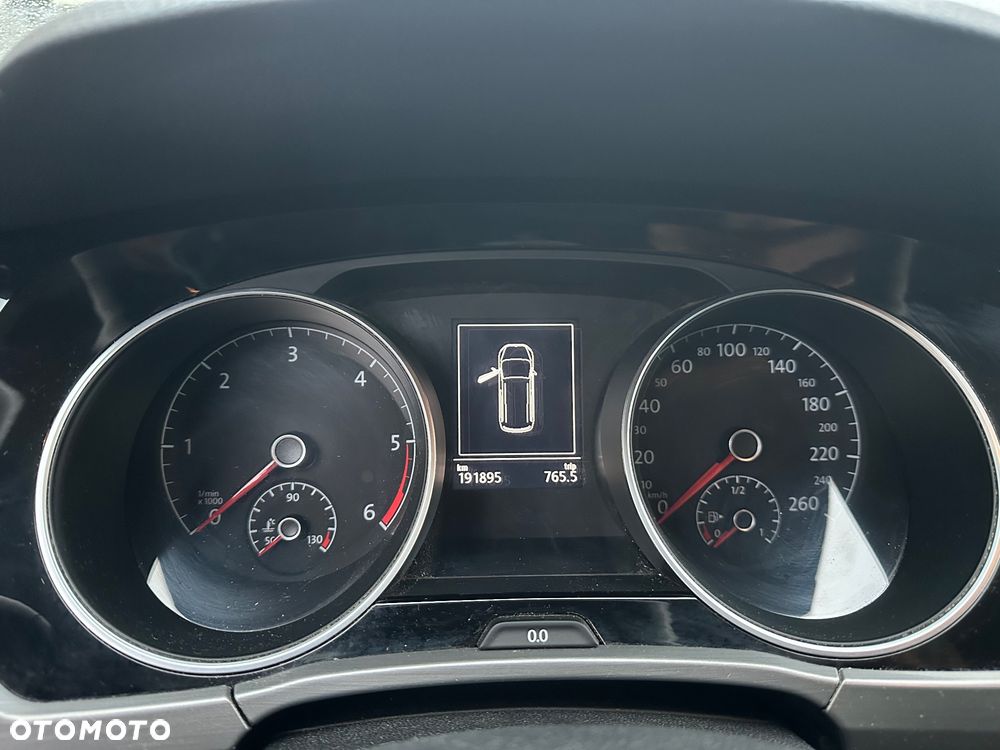 Volkswagen Touran 2.0 TDI BMT Active DSG - 18