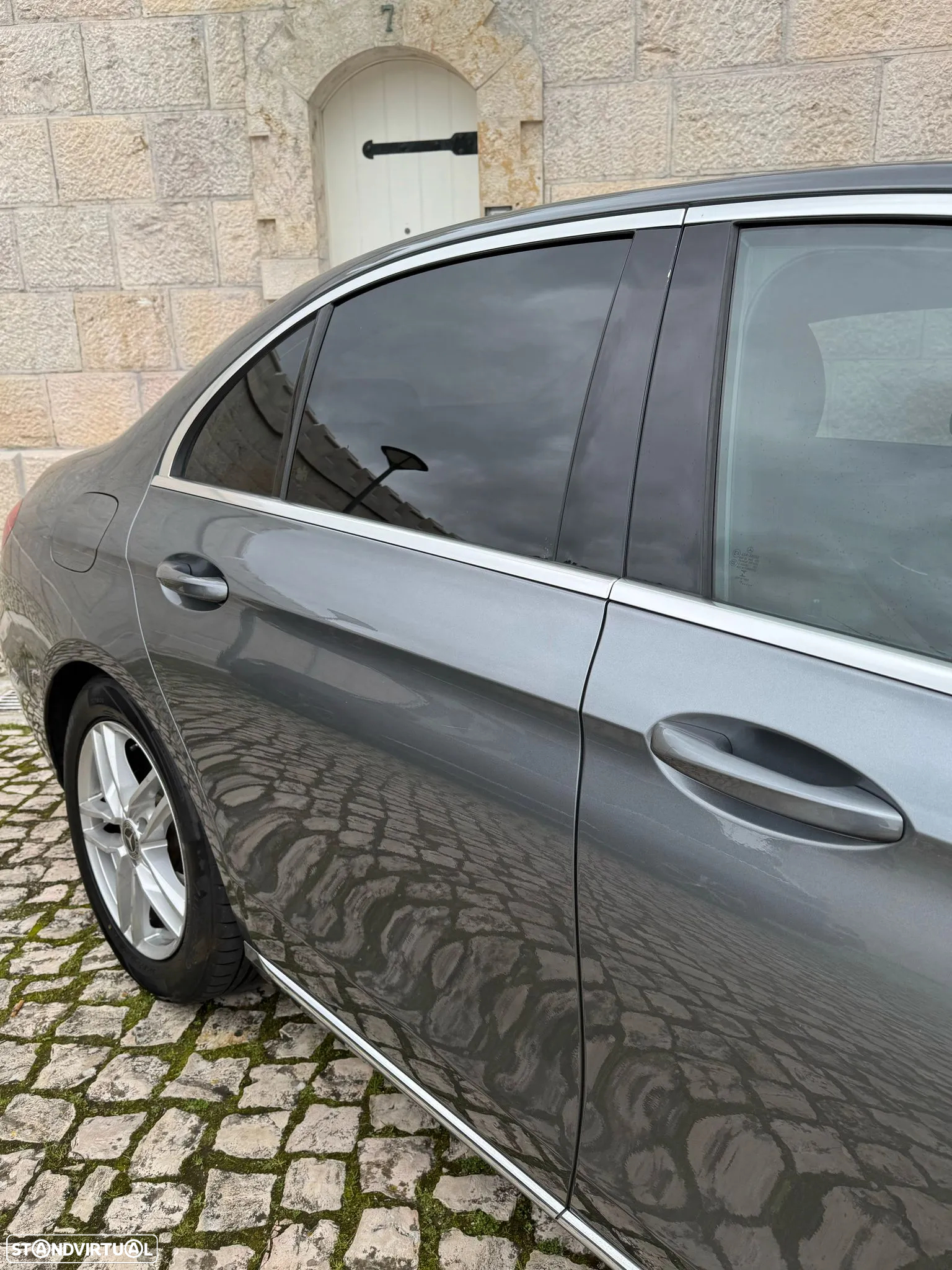 Mercedes-Benz E 200 d Avantgarde - 12