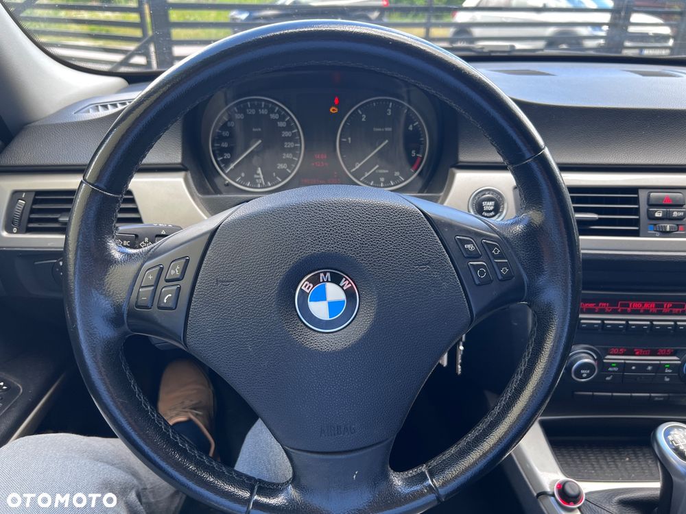 BMW Seria 3 318d - 12