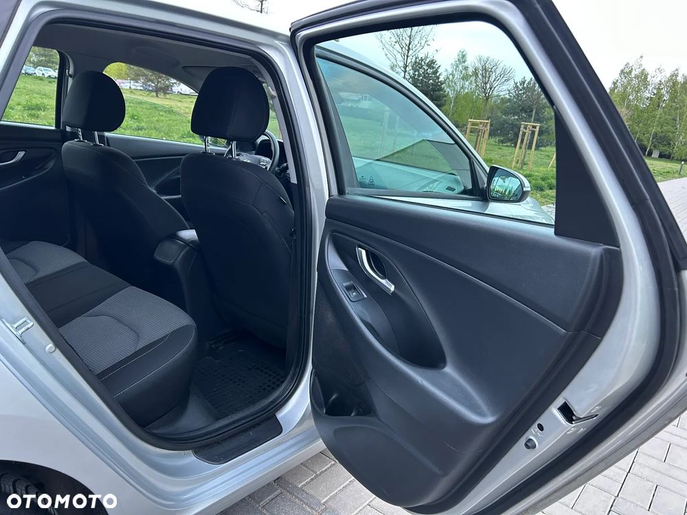 Hyundai i30 1.4 Classic + - 21