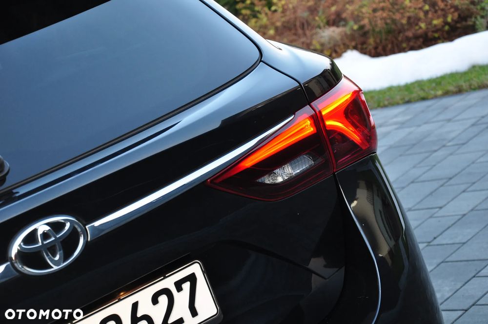 Toyota Avensis Touring Sports 1.8 Edition-S - 23