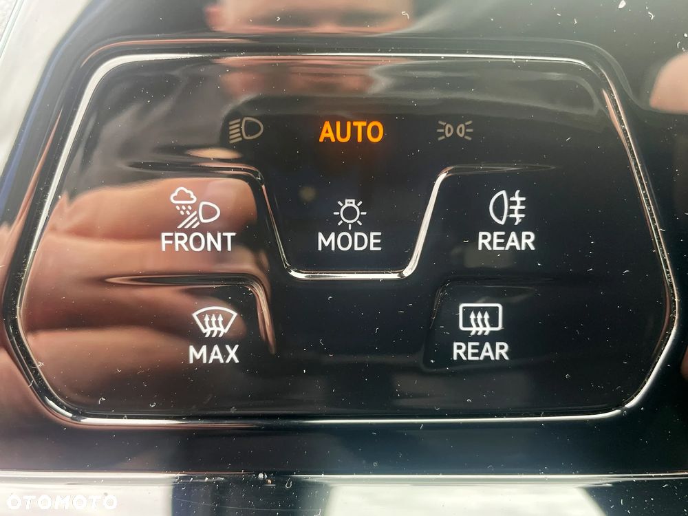 Volkswagen Golf 1.5 eTSI EVO Style DSG - 28