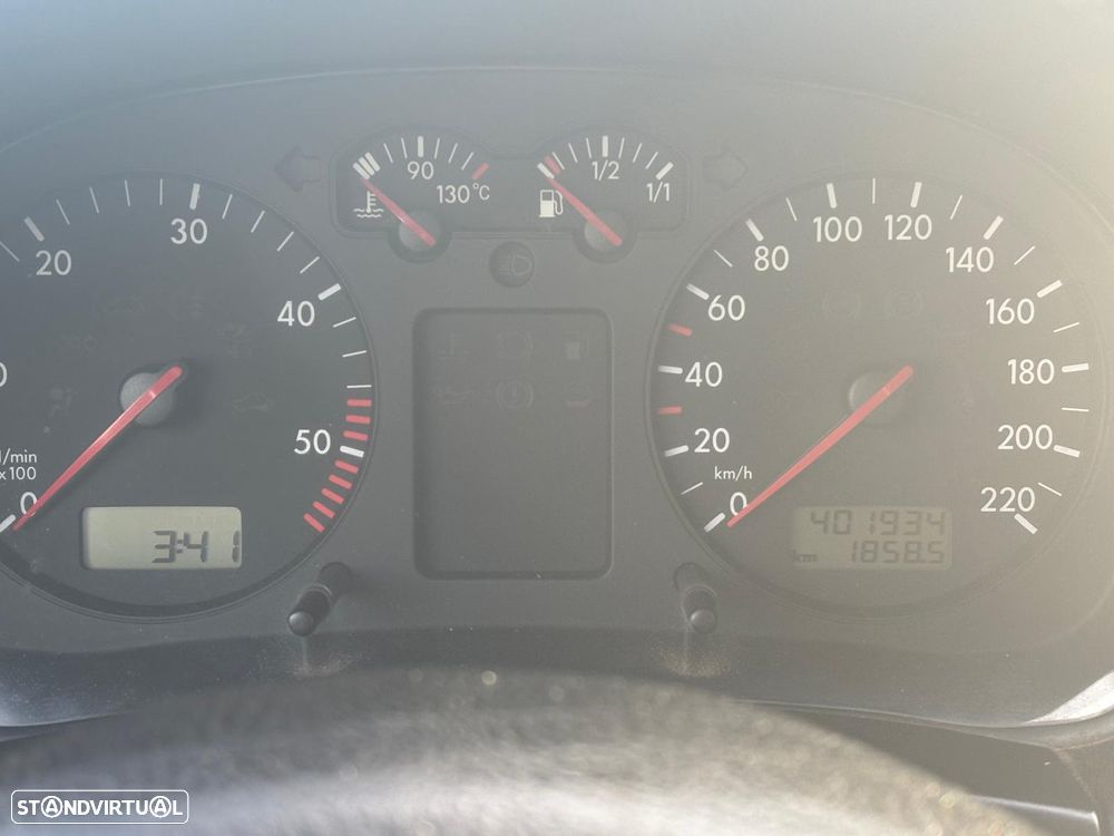 VW Golf 1.9 TDi Highline - 8