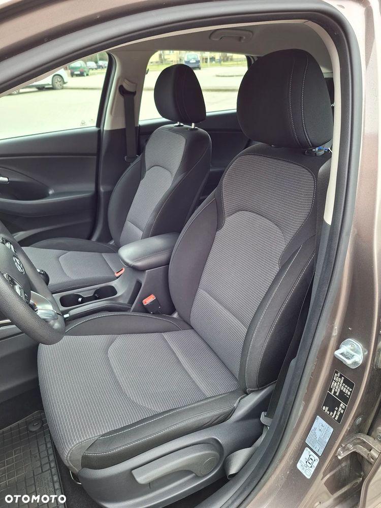 Hyundai i30 1.5 DPI Classic + - 13