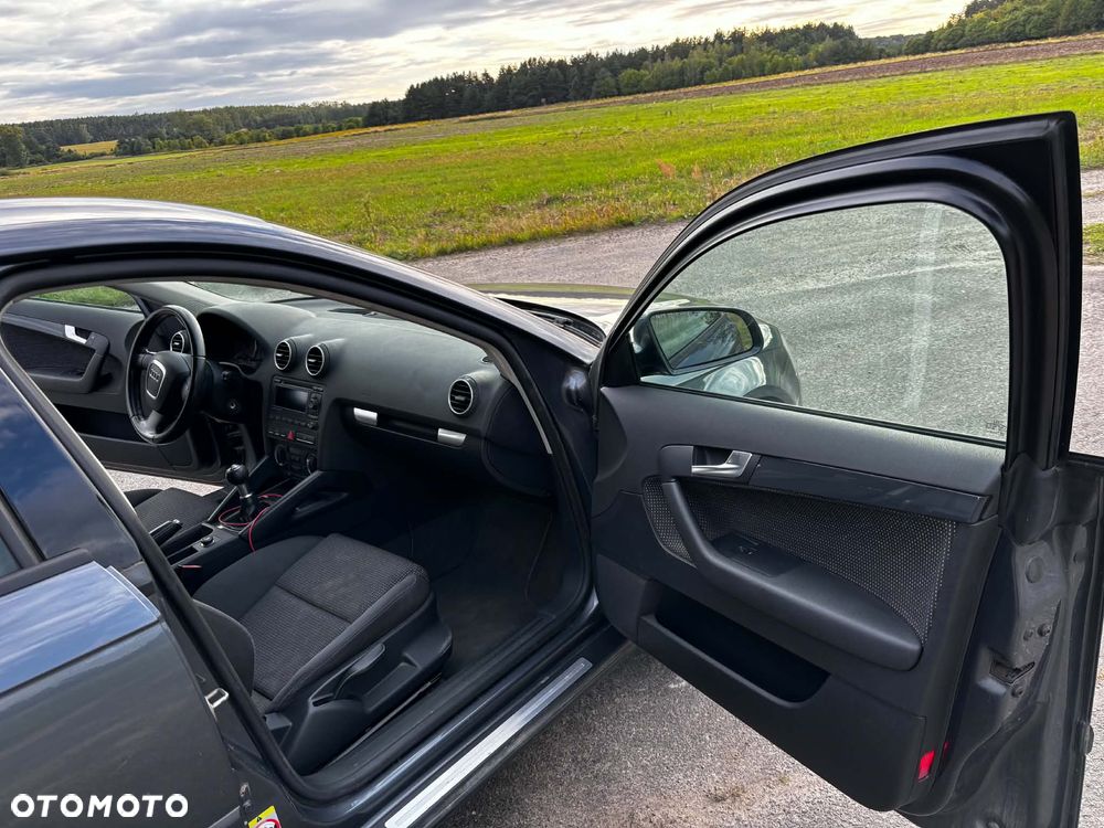 Audi A3 Sportback 2.0 TDI DPF Ambiente - 12