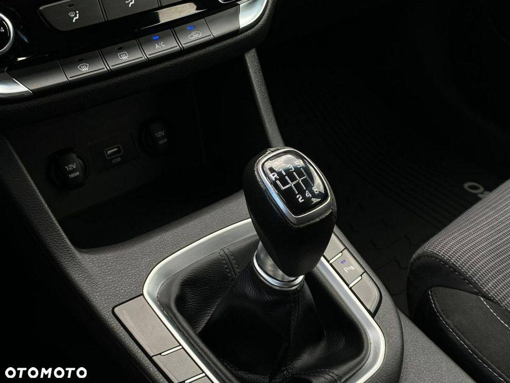 Hyundai i30 1.5 DPI Modern - 24