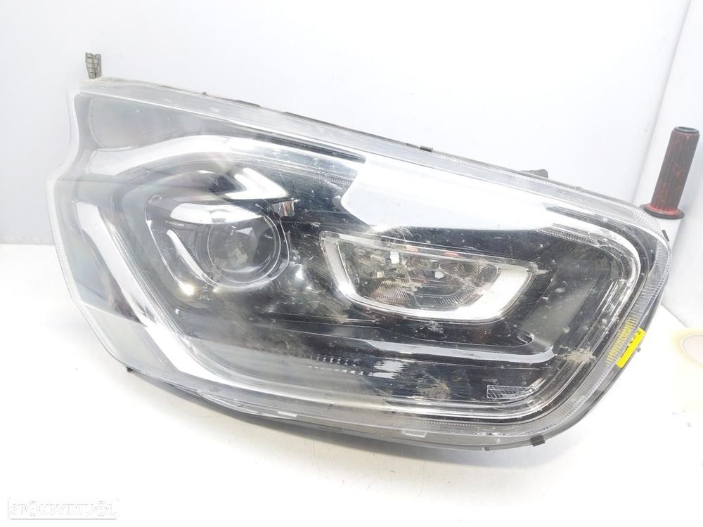 FAROL DIREITO FORD TRANSIT - 1