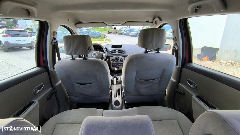 Renault Clio 1.2 16V Confort Privilège - 23