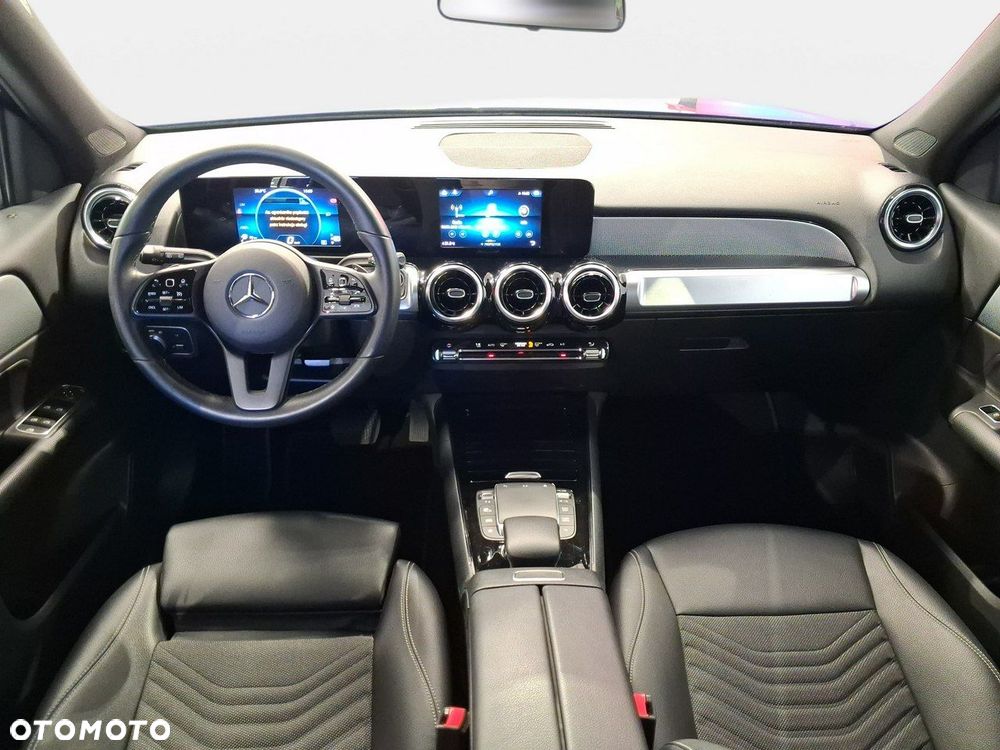 Mercedes-Benz GLB - 33