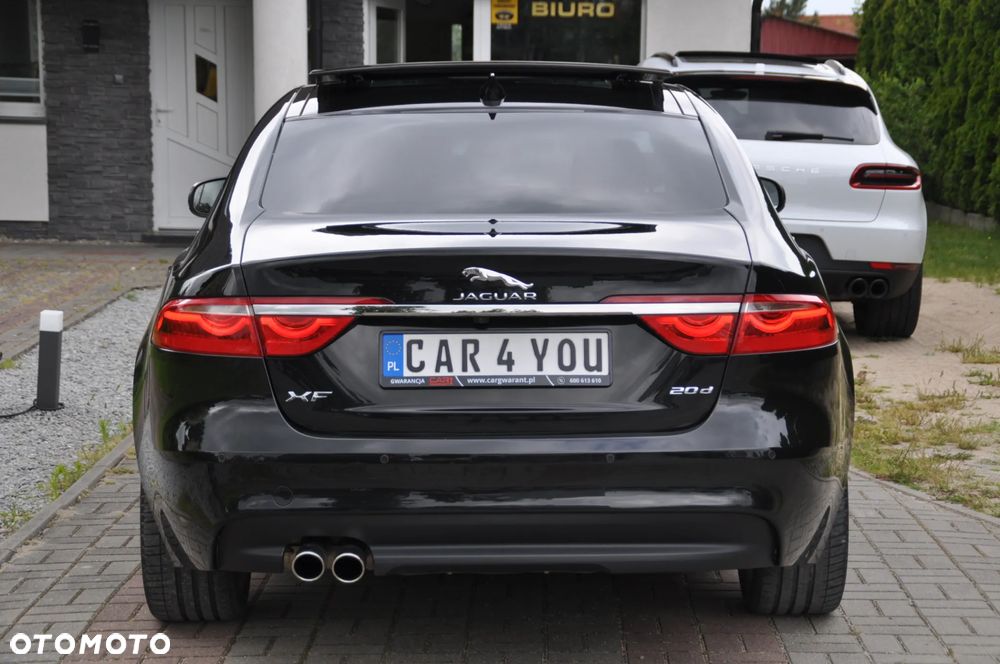 Jaguar XF 20d R-Sport - 10