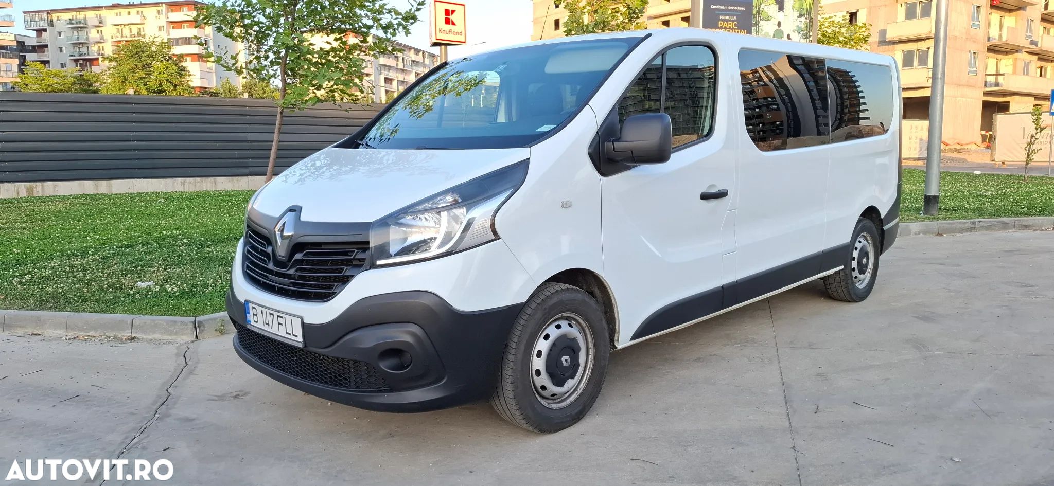 Renault Trafic - 1