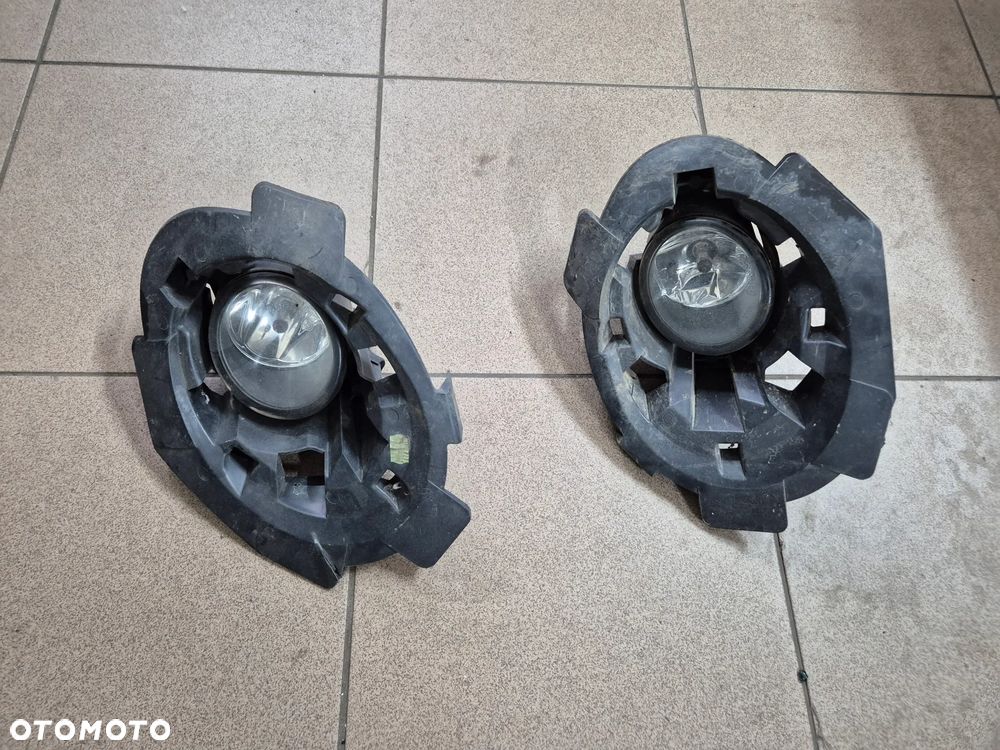 HALOGEN LEWY PRAWY MASTER III MOVANO B  NV400 2.3 10r.+ - 1