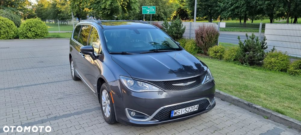 Chrysler Pacifica - 18