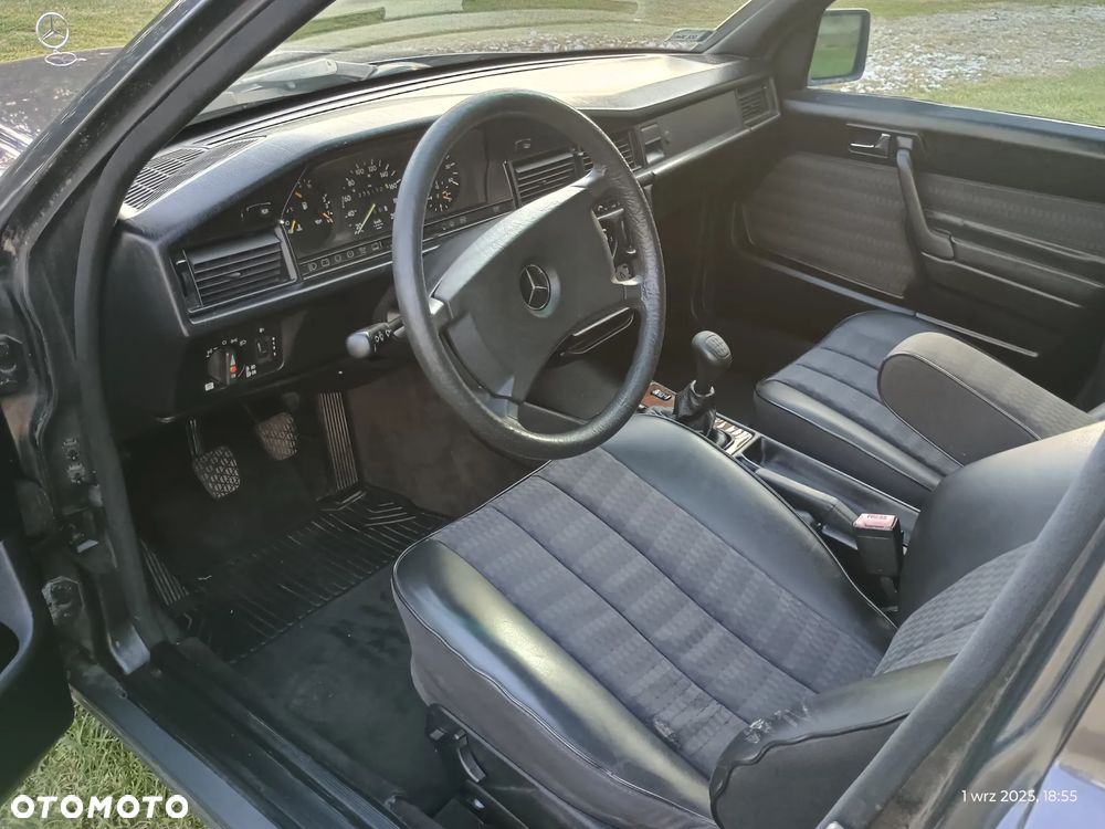 Mercedes-Benz W201 (190) - 8