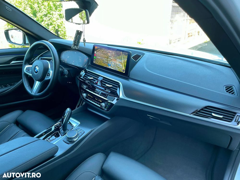 BMW Seria 5 520i Aut. M Sport Edition - 19
