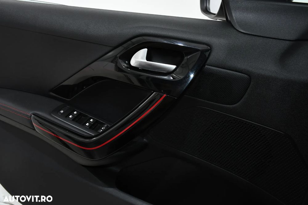 Peugeot 2008 PureTech 110 Stop&Start EAT6 GT-Line Edition - 29
