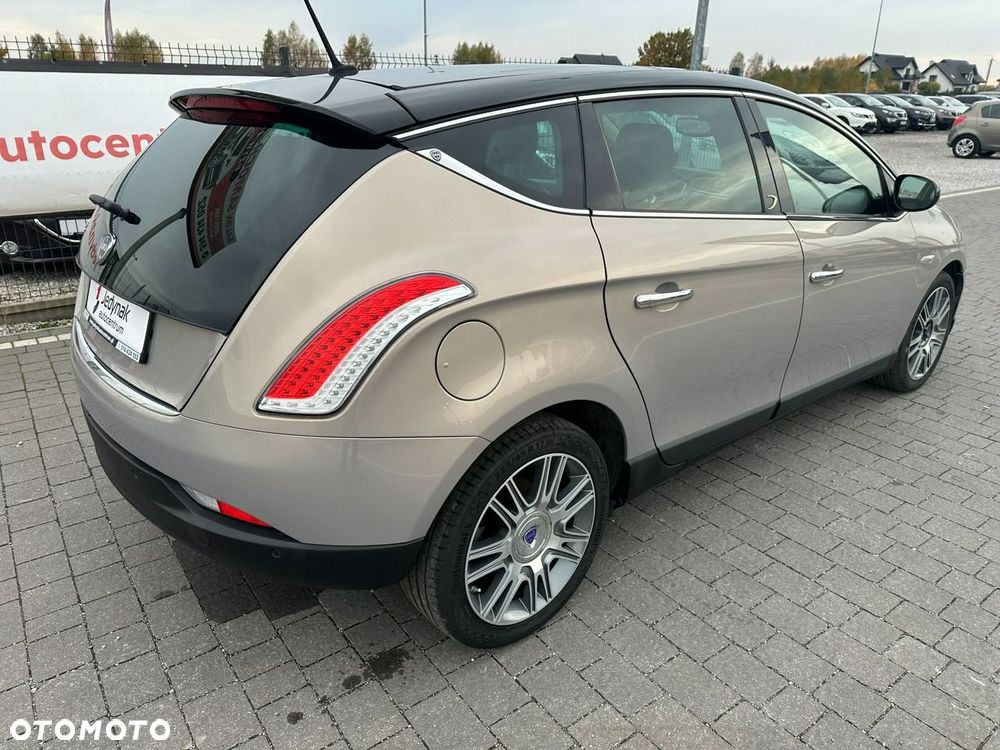 Lancia Delta - 16
