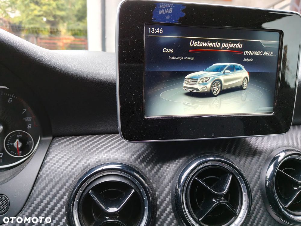 Mercedes-Benz GLA 200 - 11