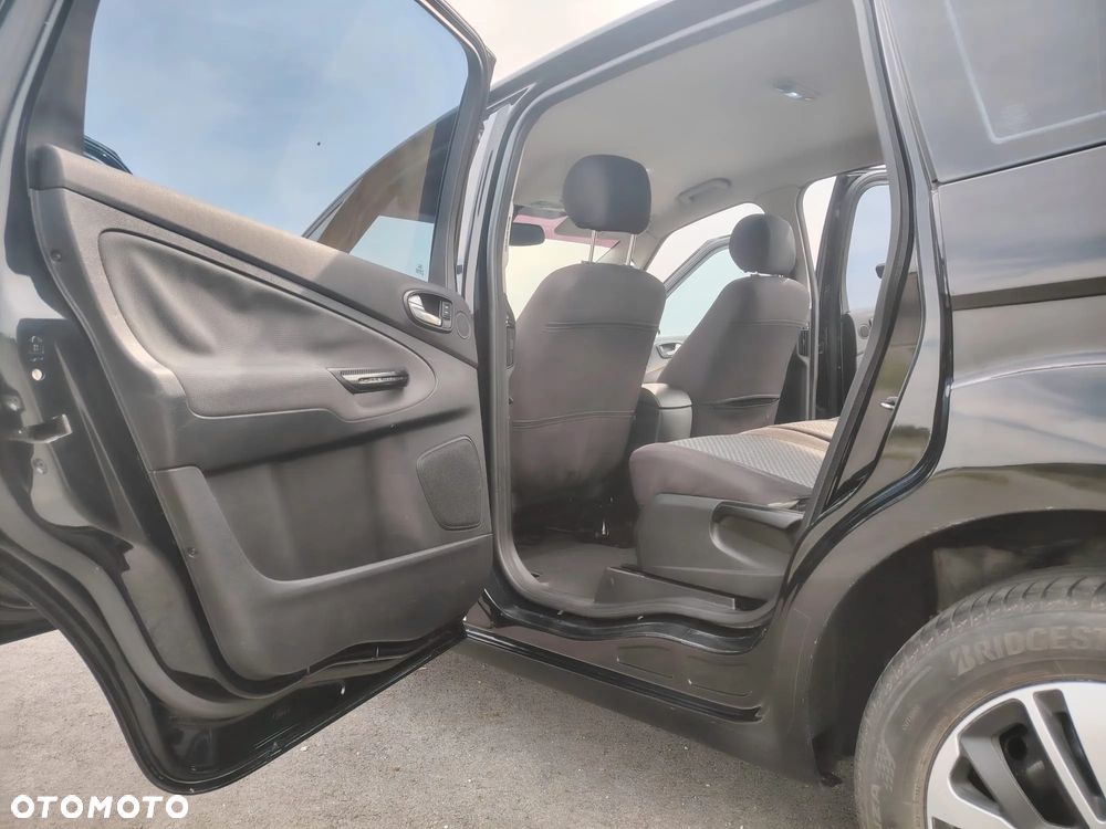 Ford S-Max - 9