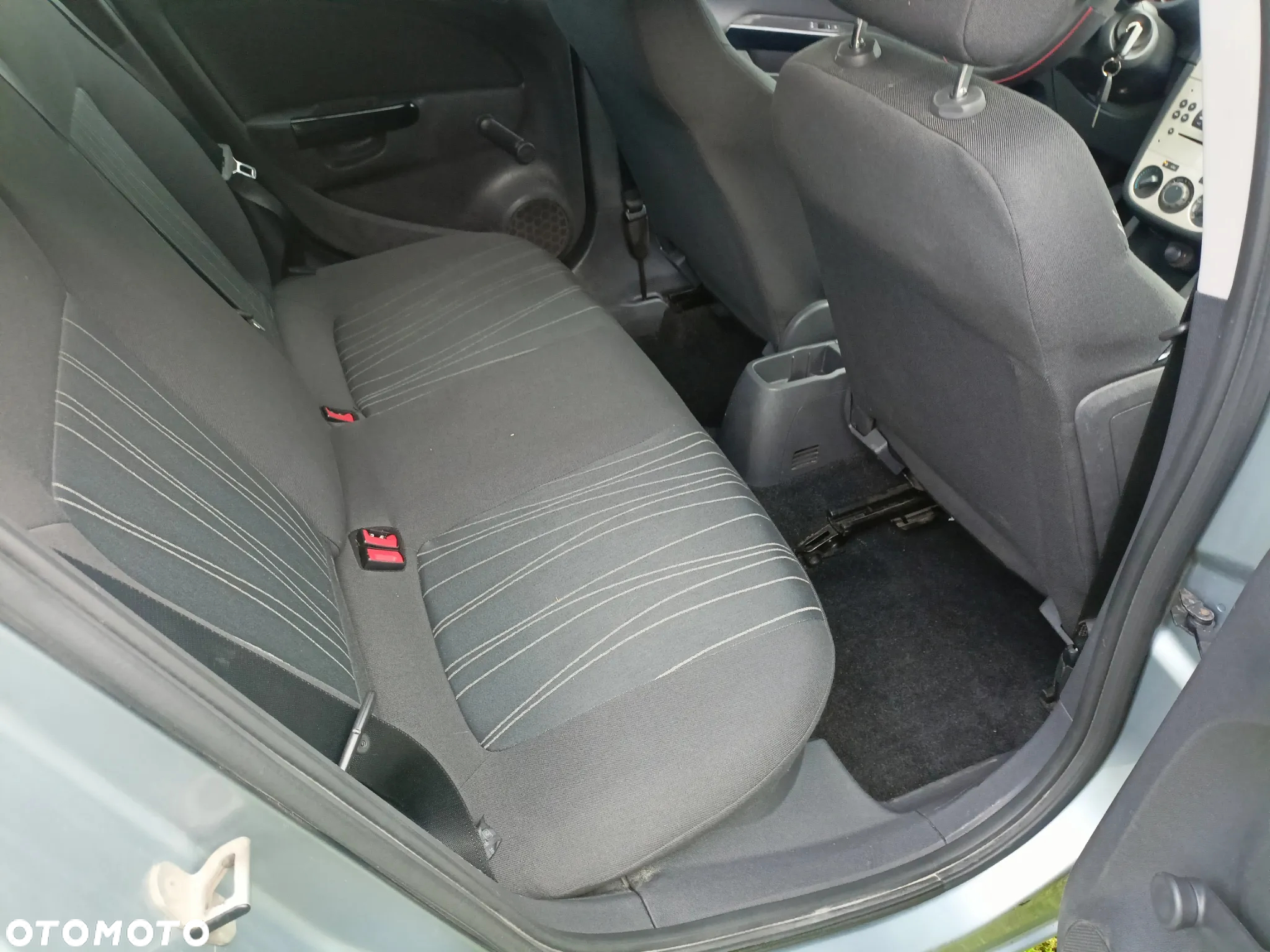 Opel Corsa 1.2 16V - 13