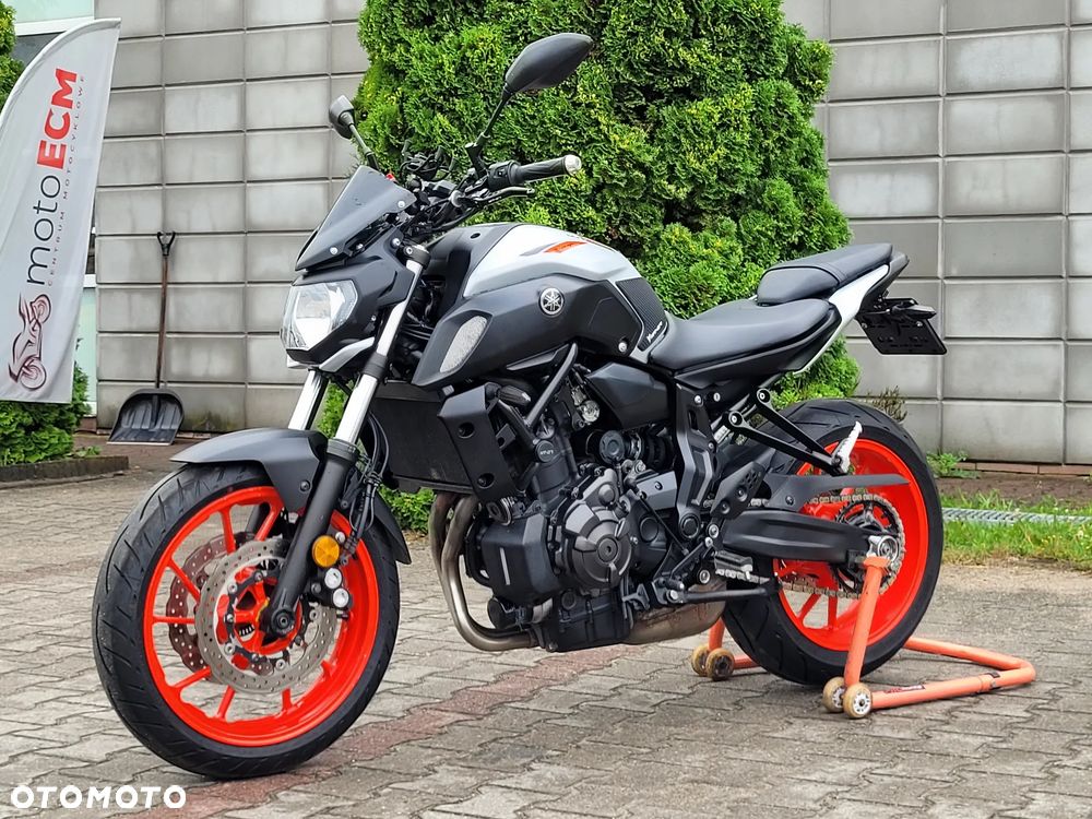 Yamaha MT - 7