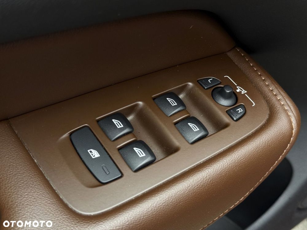 Volvo XC 60 - 33