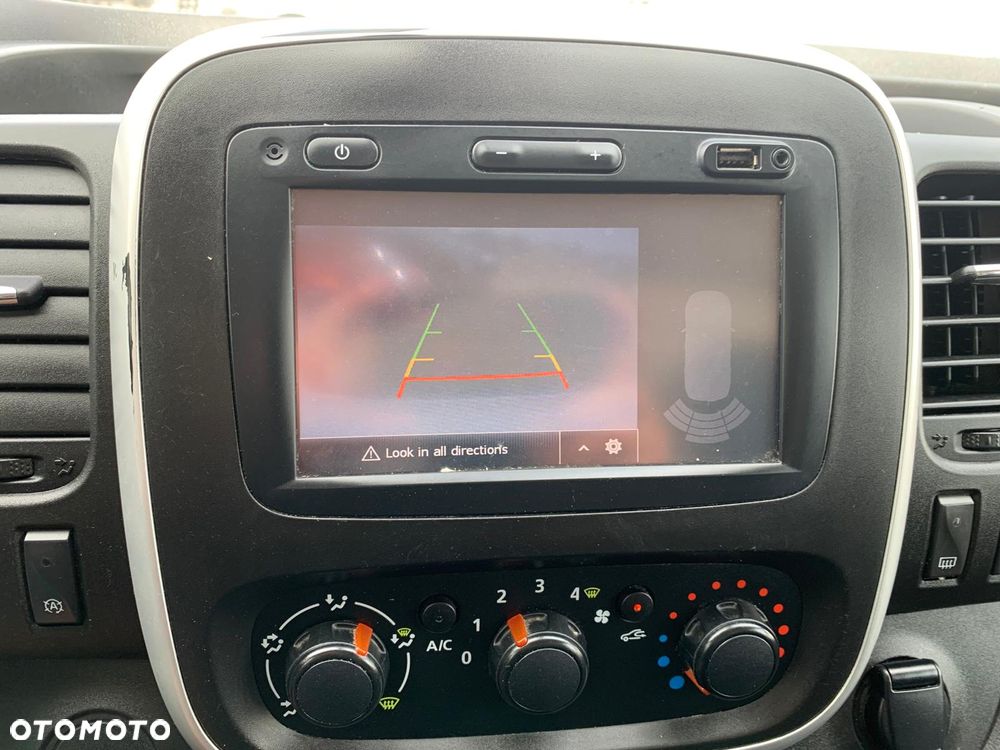 Renault Trafic - 25