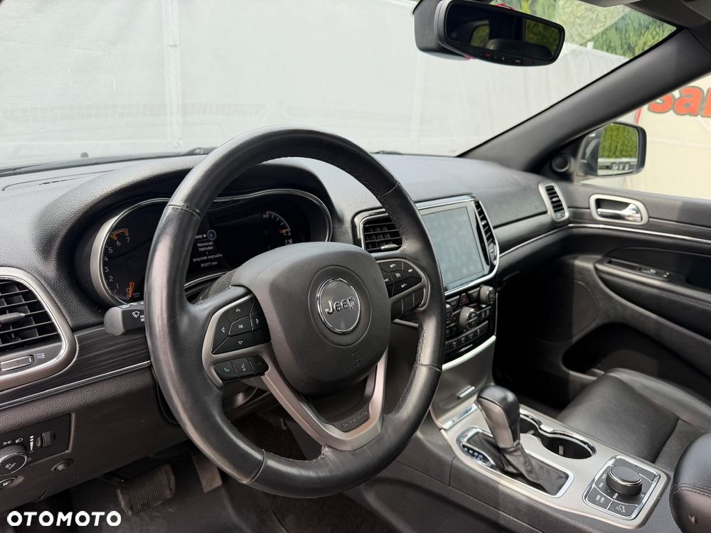 Jeep Grand Cherokee - 24