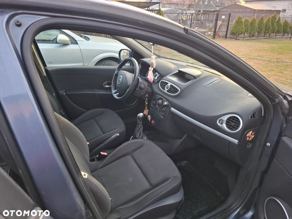 Renault Clio - 6