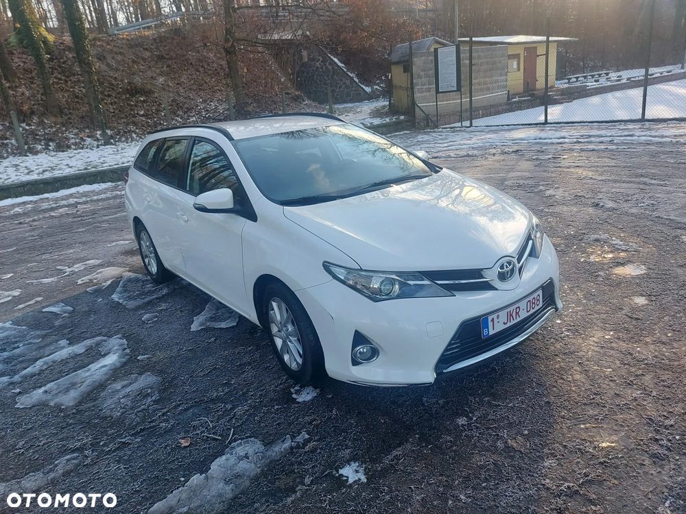 Toyota Auris 1.4 D-4D Design Edition - 9