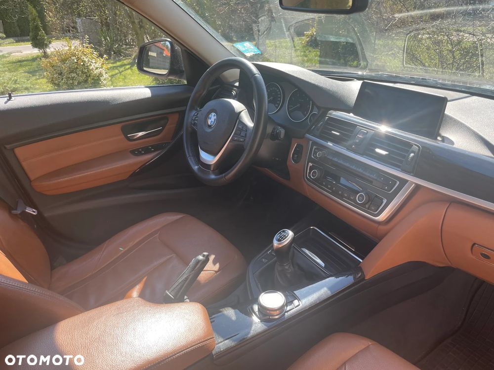 BMW Seria 3 320d Luxury Line - 11